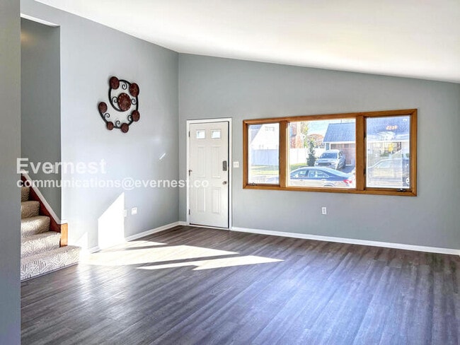 Building Photo - 123 Thomas Rd