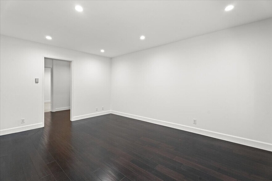 living room - 2311 4th St