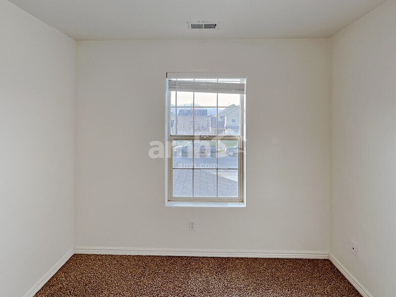 Building Photo - 1438 W 250 N