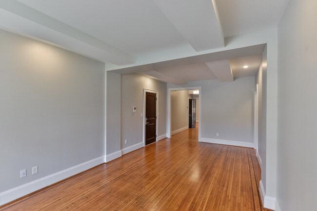 Building Photo - 1411 Willow Ave