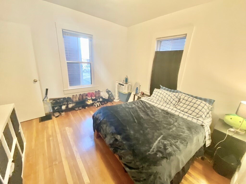 Building Photo - 248 Brookline St