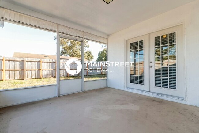 Building Photo - 3 Bedroom Pet-Friendly Home in New Port Richey, FL with Main Street Renewal