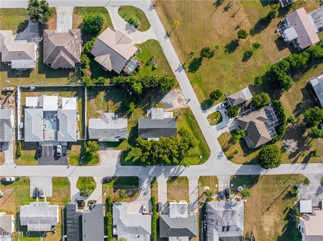 Building Photo - 4839 Tudor Dr