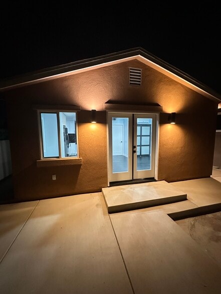 Building Photo - 4068 Armstrong St