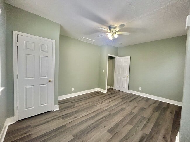 Building Photo - 3062 Kerper Ave