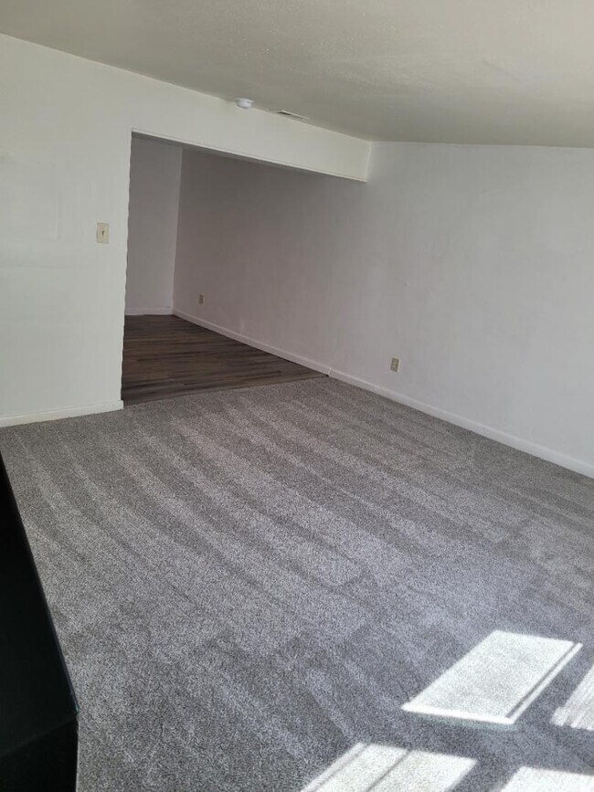 Building Photo - 3501 Commerce St