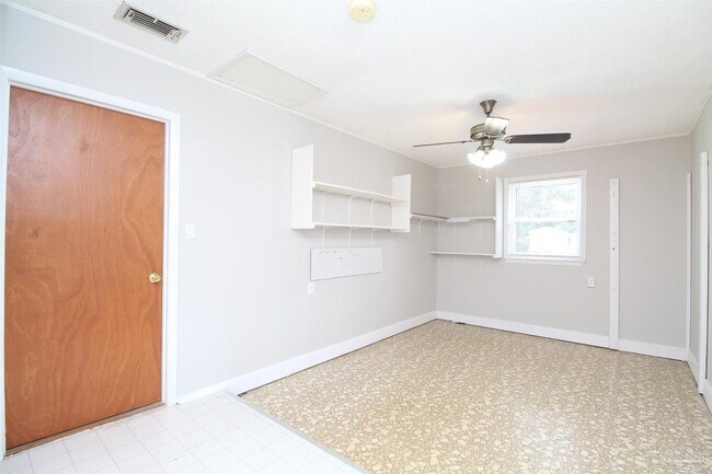Building Photo - 7190 Pennington Dr
