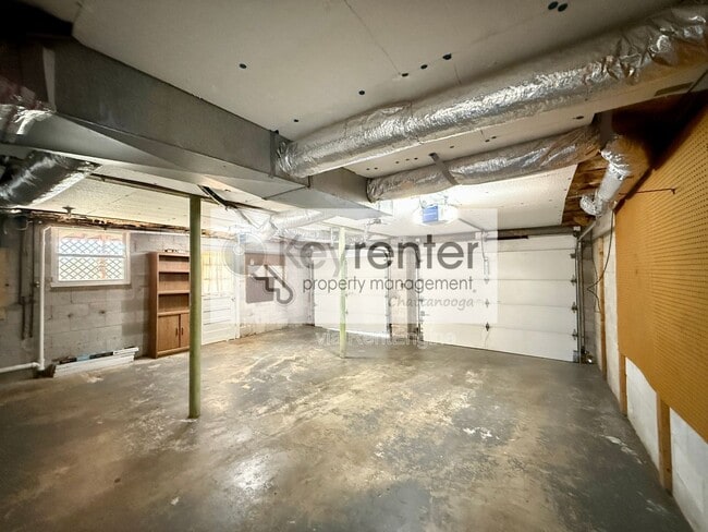 Building Photo - 1322 Koblan Dr