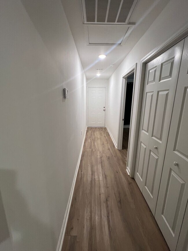 Building Photo - 174 S Spring View Dr