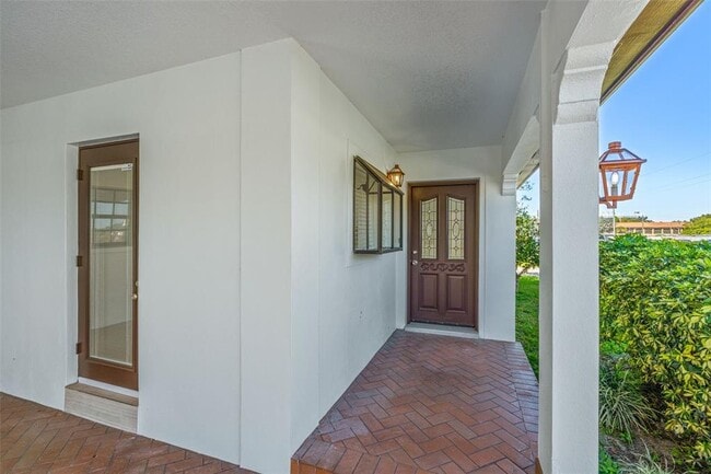 Building Photo - 3114 W Tampa Bay Blvd