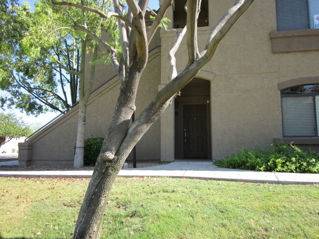 Building Photo - 15095 N Thompson Peak Pkwy