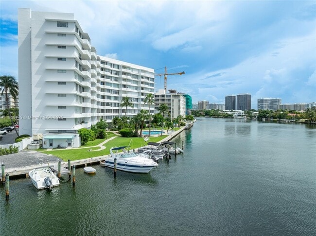 Building Photo - 9101 E Bay Harbor Dr