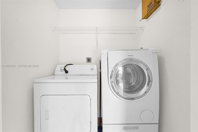 Building Photo - 7085 Nova Dr