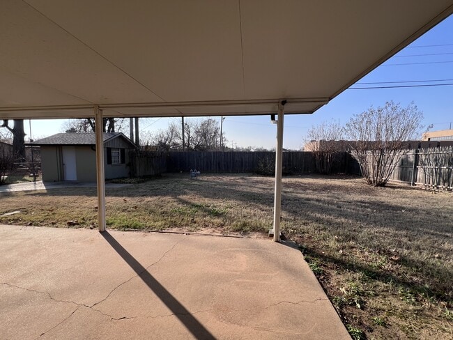 Building Photo - 2909 N Tropicana Ave