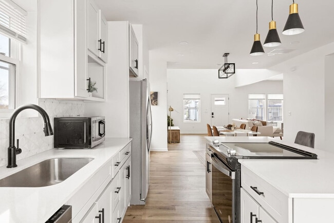 Building Photo - 35 Keystone Ave