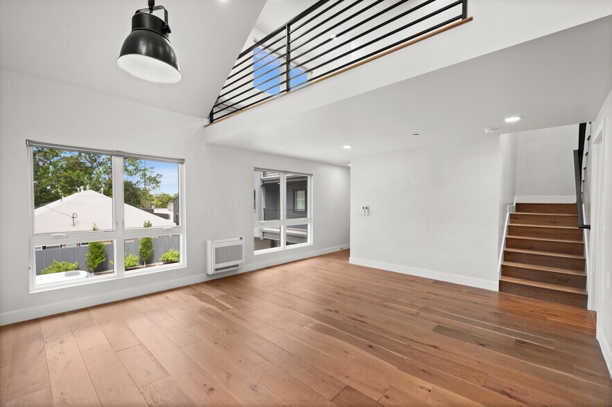 Building Photo - 810 E 800 S