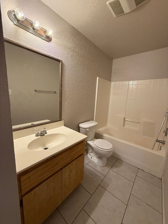 Building Photo - 3106 Denia Ct