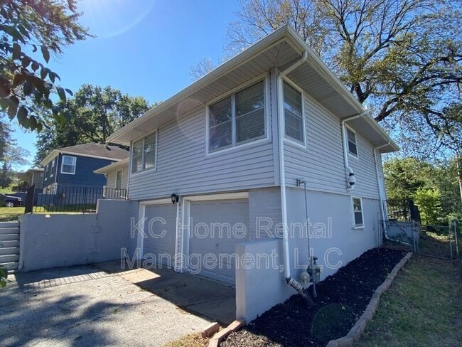 Building Photo - 11226 Jackson Ave