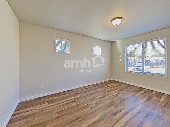 Building Photo - 14017 67th Ave E