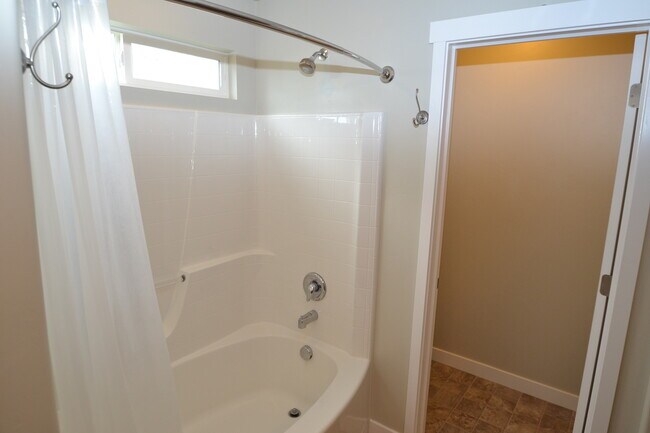 Building Photo - Beautiful 3 Bed/2.5 Bath in Draper!!!