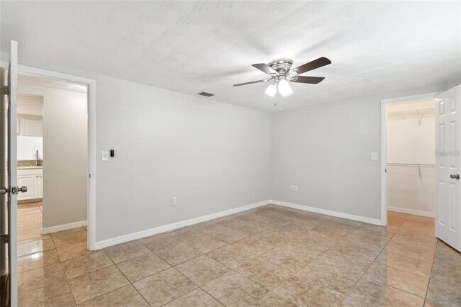 Building Photo - 3600 Umber Rd