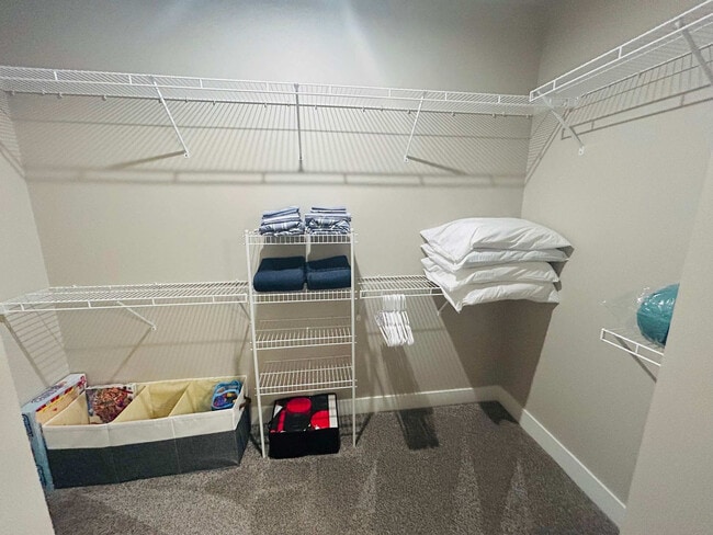 Building Photo - 3939 Pinot Dr