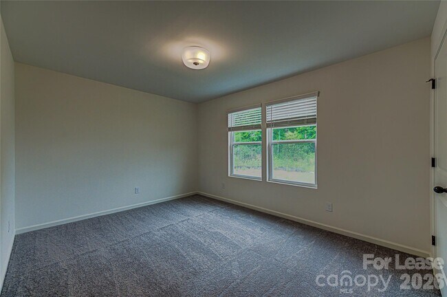 Building Photo - 4020 Beacon Ave