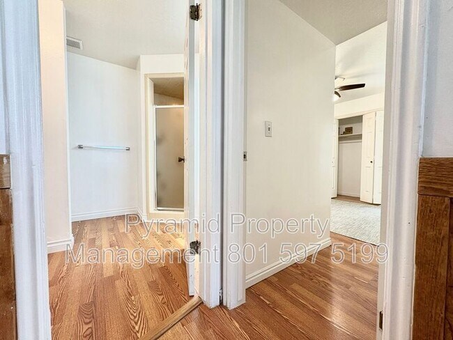 Building Photo - 1099 Shepard Ln