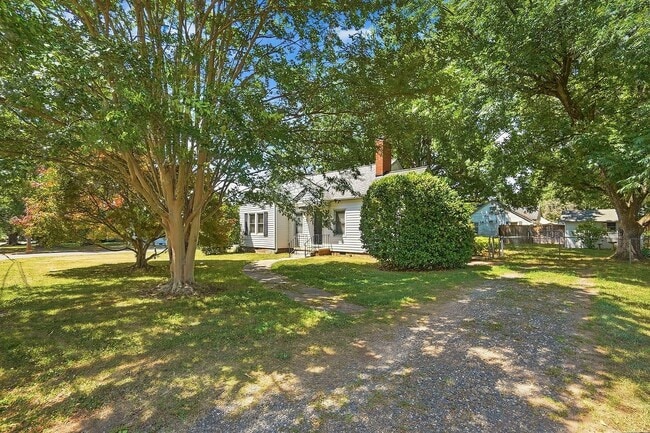 Building Photo - Fully Remodeled Home in the Heart of Belmont