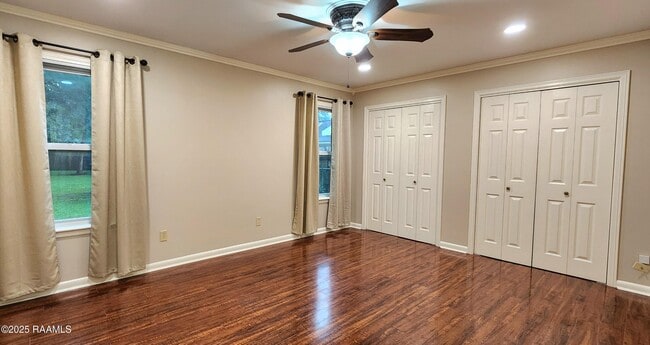 Building Photo - 245 Orangewood Dr