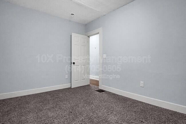 Building Photo - 614 Lilley Ave