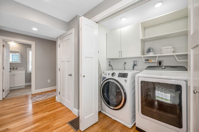 Building Photo - 352 Portsmouth Ave