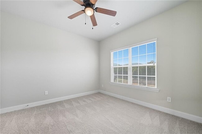 Building Photo - 33 N Village Cir