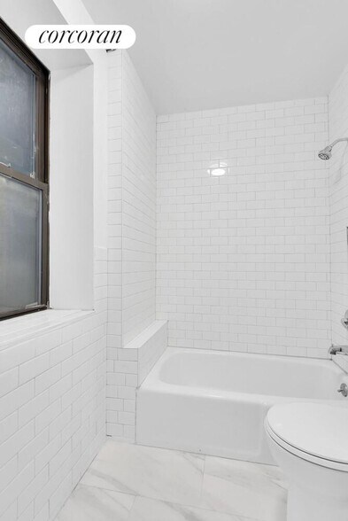 Building Photo - 300 W 17th St