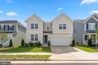 Building Photo - 5508 Redgum Ln