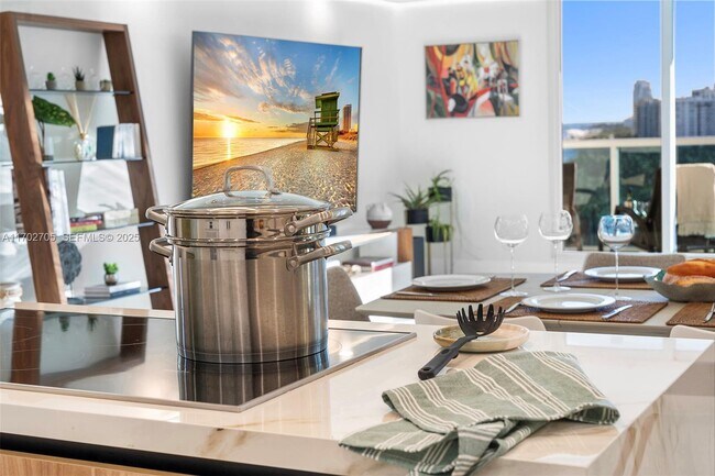 Building Photo - 2301 Collins Ave