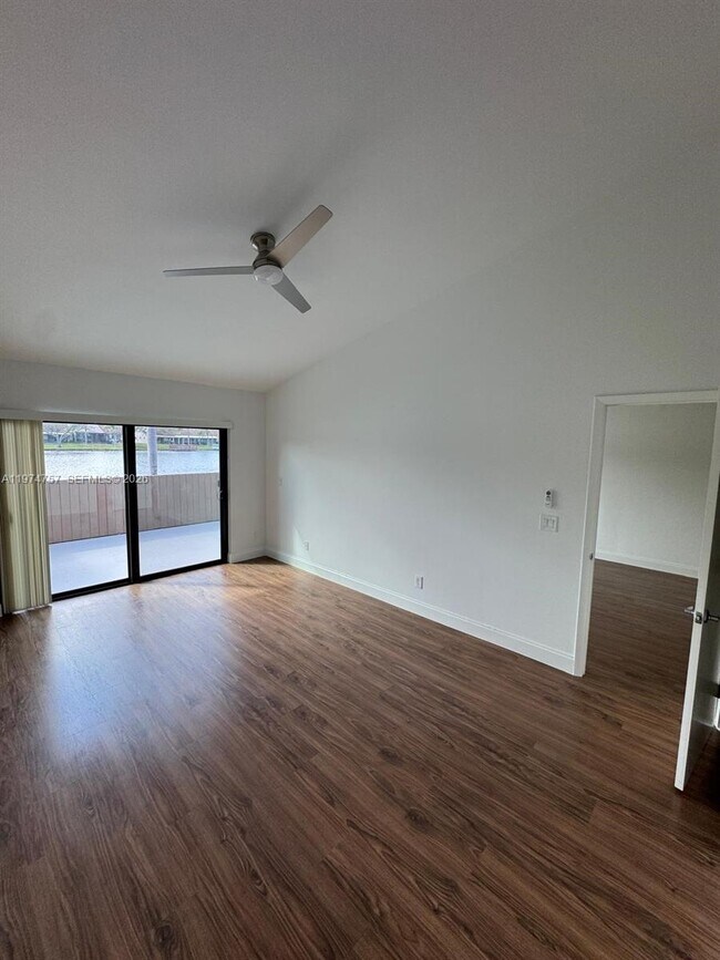 Building Photo - 5763 N Park Rd