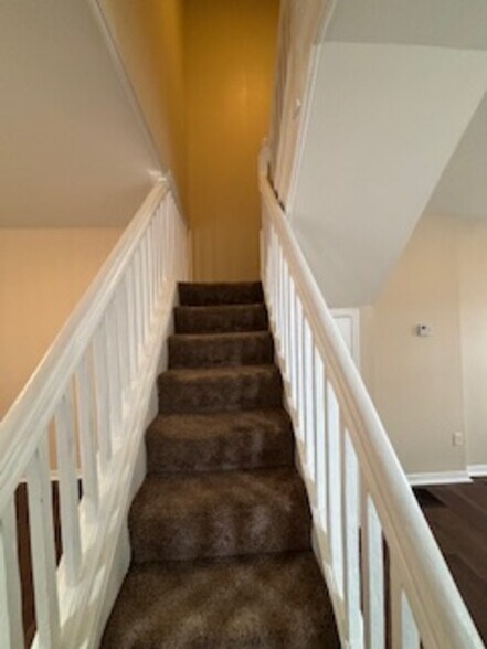 Building Photo - 212 S Loudon Ave