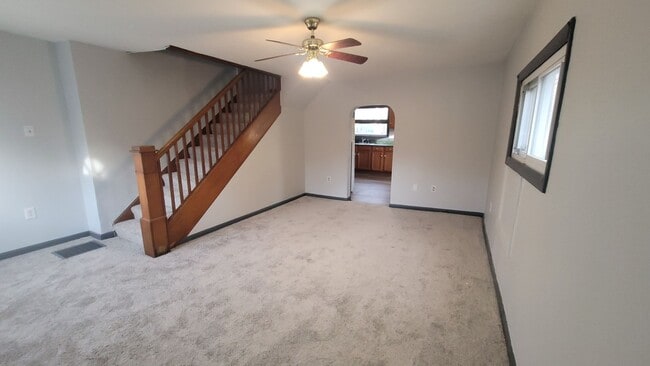 Building Photo - 217 Thompson St