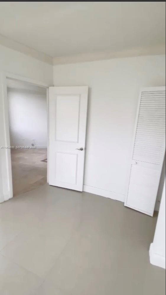 Building Photo - 801 Brickell Bay Dr