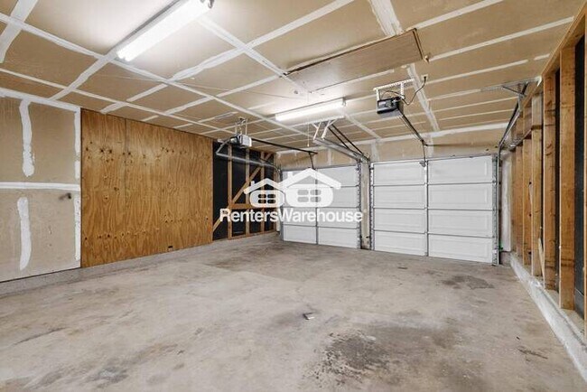 Building Photo - MOVE IN READY  Completely Refreshed Euless...