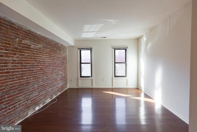 Building Photo - 2031 South St