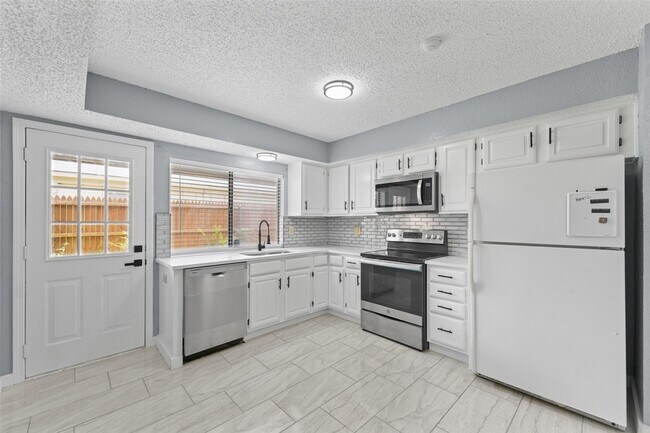 Building Photo - 1509 Pecos St