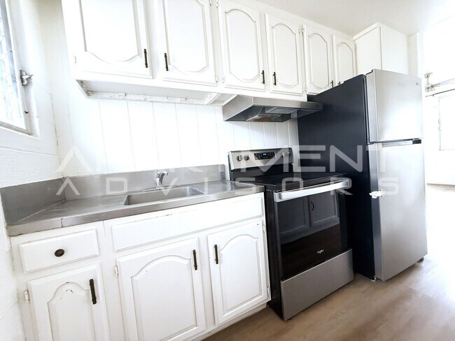 Building Photo - 1653 Citron St