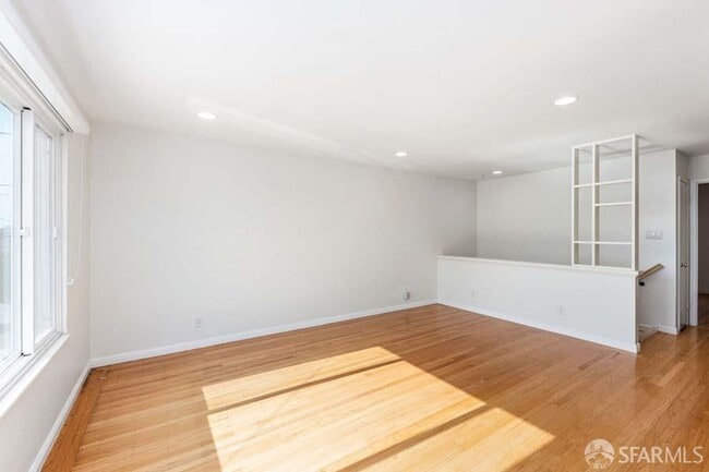 Building Photo - 346 Mangels Ave