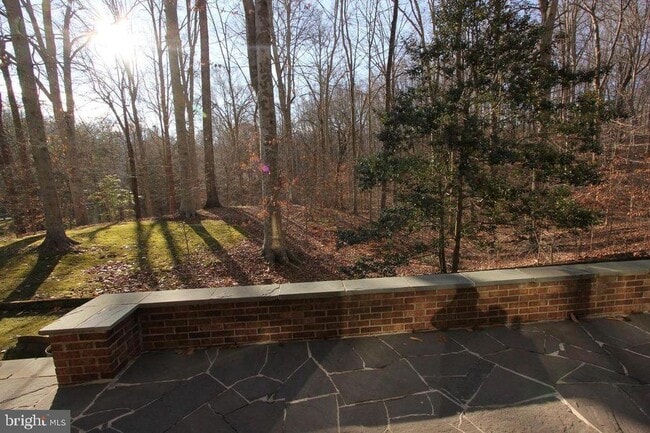 Building Photo - 10264 Greystone Rd