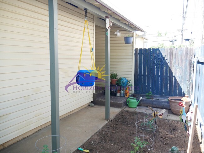 Building Photo - 3 Bed 3 Bath 1,411 Sq. Ft. Rancho Cordova ...