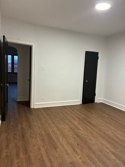 Building Photo - 7712 S Jeffery Blvd