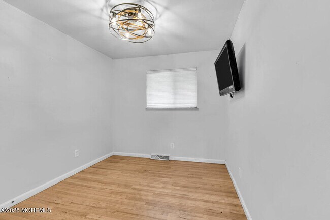 Building Photo - 624 Fort Plains Rd