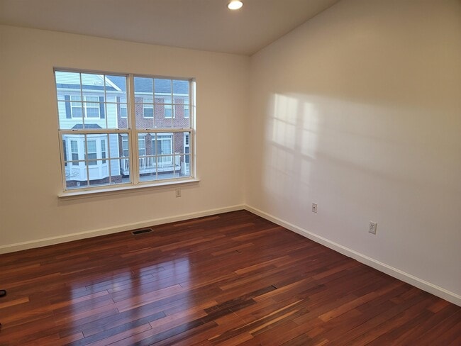 Building Photo - 14 McMartin Ct